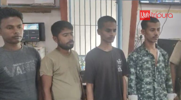 Two Bangladeshi infiltrators arrested alongwith Indian touts in Tripura during crossing border 